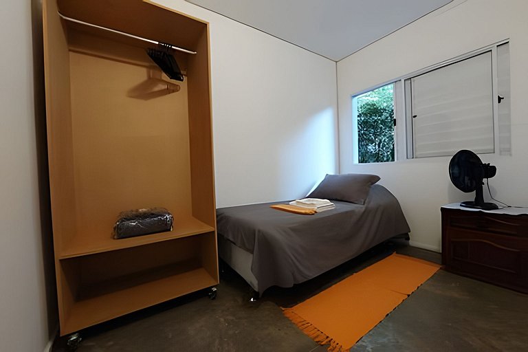apartamento completo e equipado no piso superior