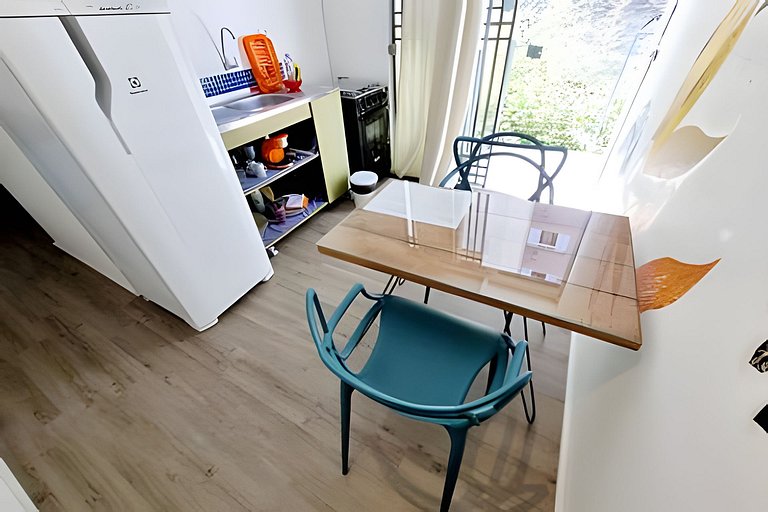 apartamento completo e equipado no piso superior